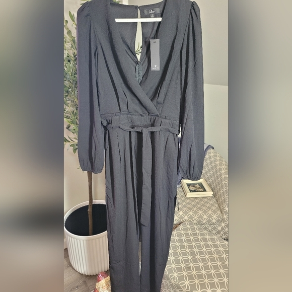 Lulu's Black Jumpsuit Small NEW - Picture 2 of 4